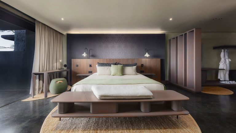 SavannahRoomKingFront