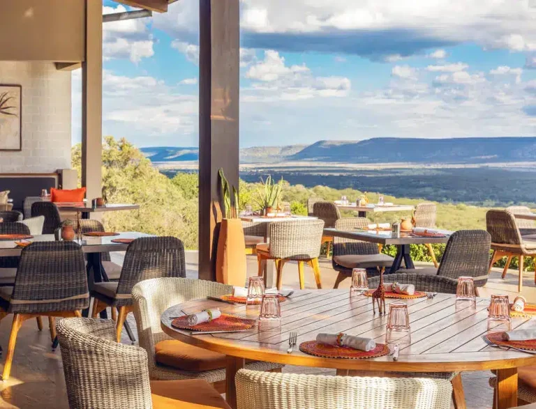 dining-melia-serengeti