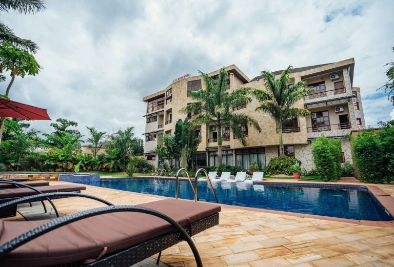 La-mama Luxury hotel (9)